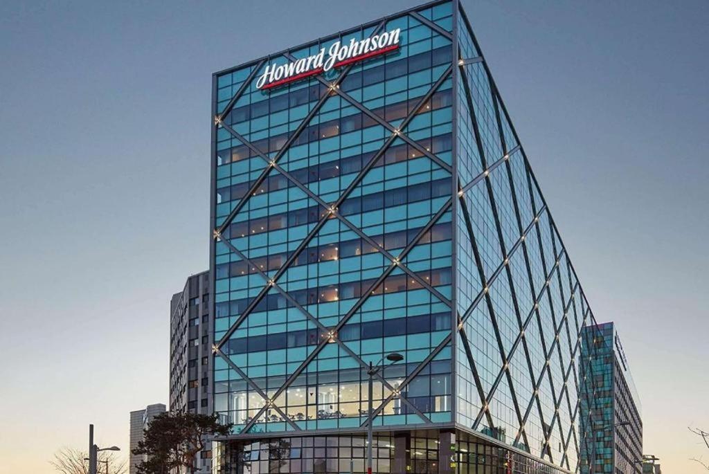 Howard Johnson By Wyndham Incheon Airport Buitenkant foto
