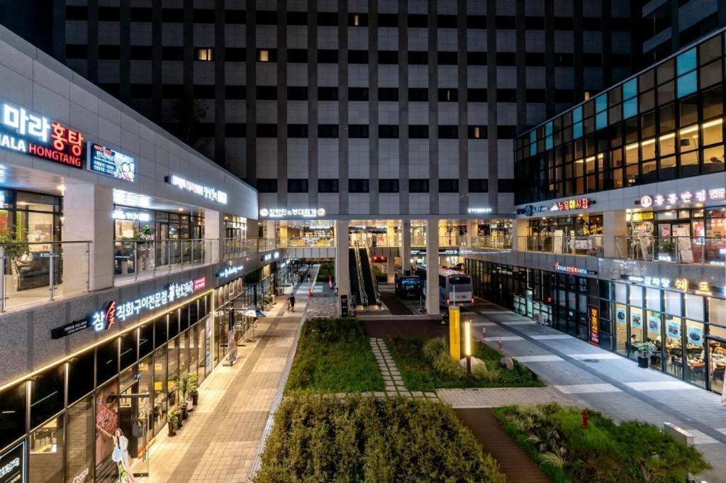 Howard Johnson By Wyndham Incheon Airport Buitenkant foto