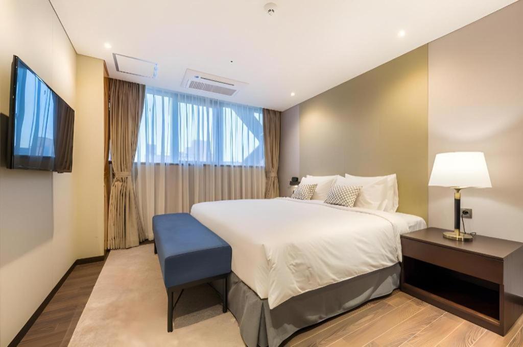 Howard Johnson By Wyndham Incheon Airport Buitenkant foto