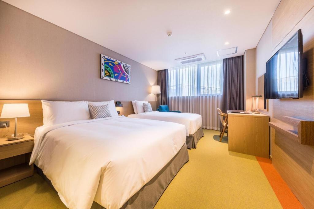 Howard Johnson By Wyndham Incheon Airport Buitenkant foto
